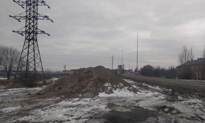 «Навіть кава не розхлюпалася». Для завершення ремонту автотраси М-21 завозять матеріали, фото №1 на сайті 20minut.ua