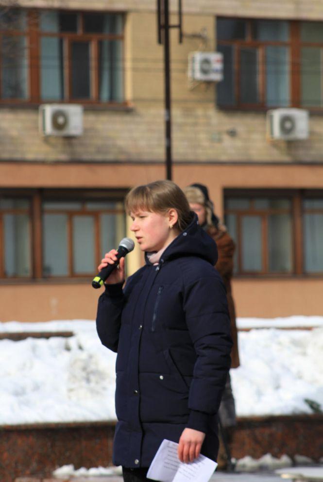 Новини Вінниці - фото з «Герої не вмирають»! Вінницькі студенти вийшли на акцію вшанування пам’яті
Героїв Майдану «Герої не вмирають»! Вінницькі студенти вийшли на акцію вшанування пам’яті
Героїв Майдану, фото №3 на сайті 20minut.ua