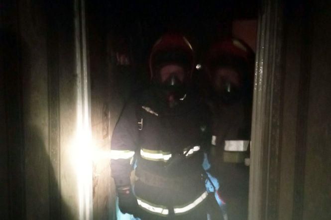 Новини Хмельницького - фото з У Хмельницькому горіла квартира: врятували жінку (ФОТО, ВІДЕО) У Хмельницькому горіла квартира: врятували жінку (ФОТО, ВІДЕО), фото №3 на сайті vsim.ua