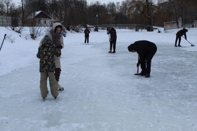 Новини Козятина - фото з Каток, який так сподобався козятинчанам, залили хокеїсти Каток, який так сподобався козятинчанам, залили хокеїсти, фото №1 на сайті 20minut.ua