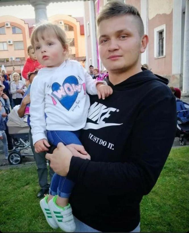 Новини Тернополя - фото з Вже дев’ять днів він паралізований: 29-річний Славко потребує допомоги небайдужих у боротьбі з хворобою Вже дев’ять днів він паралізований: 29-річний Славко потребує допомоги небайдужих у боротьбі з хворобою, фото №1 на сайті 20minut.ua