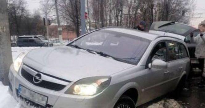 Новини Житомира - фото з У Житомирі водійка, аби не наїхати на пса, вискочила на узбіччя У Житомирі водійка, аби не наїхати на пса, вискочила на узбіччя, фото №1 на сайті 20minut.ua