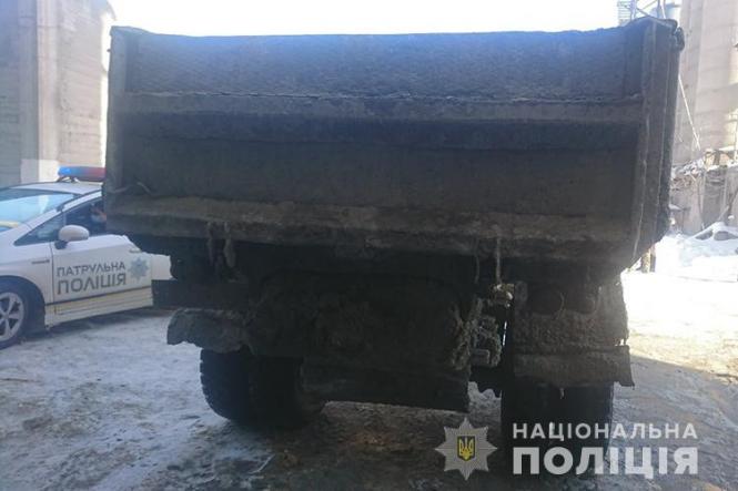 У Тернополі під колеса вантажівки потрапила жінка. Потерпіла померла під час операції, фото №2 на сайті 20minut.ua