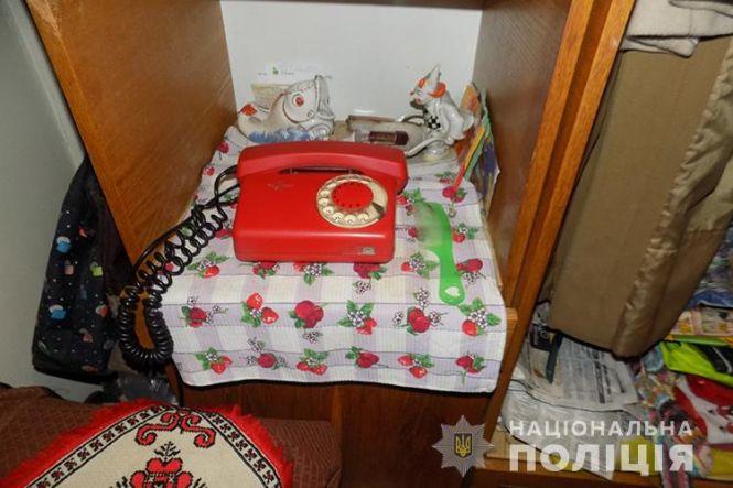 Новини Тернополя - фото з Затримали телефонних шахраїв, які працювали за схемою "ваш син у поліції" (ФОТО) Затримали телефонних шахраїв, які працювали за схемою "ваш син у поліції" (ФОТО), фото №1 на сайті 20minut.ua