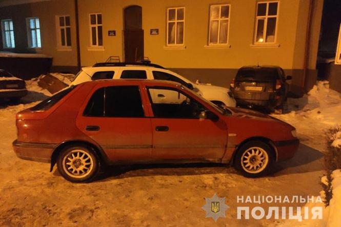 Новини Тернополя - фото з Затримали телефонних шахраїв, які працювали за схемою "ваш син у поліції" (ФОТО) Затримали телефонних шахраїв, які працювали за схемою "ваш син у поліції" (ФОТО), фото №3 на сайті 20minut.ua