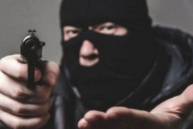 Новини Вінниці - фото з Шалені ціни, втрата на Сході та ДТП з трамваями: важливе за 23 лютого на 20minut.ua Зв’язав дівчину, приставив до голови пістолет, вимагав грошей. Гвалтівника відправили під варту