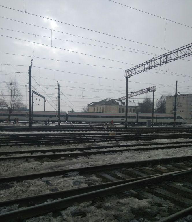 «Мамо, я потрапила під поїзд»: у Козятині на «переходці» травмувалась Діана Цимбарович. Потрібна допомога, фото №2 на сайті 20minut.ua