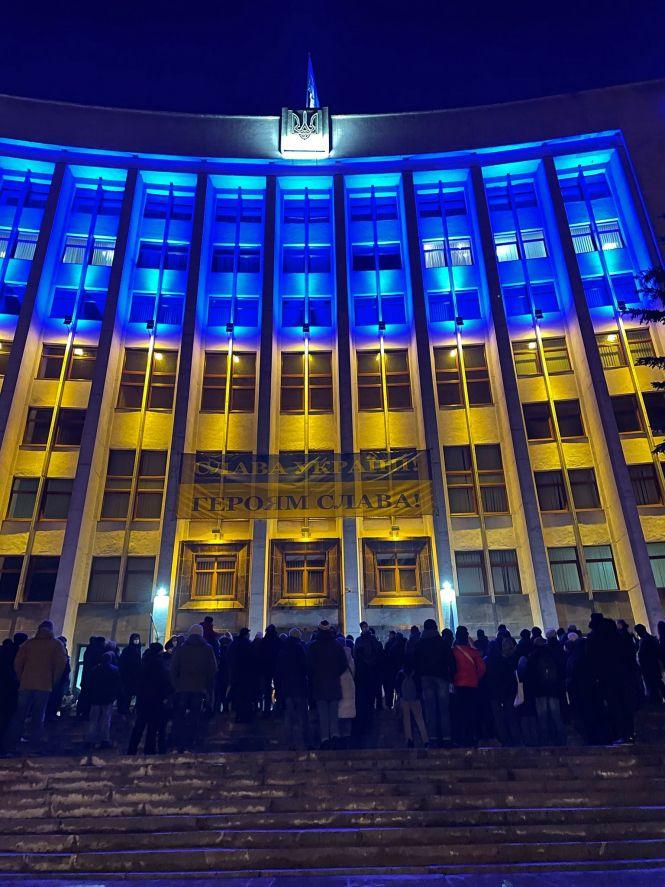 Новини Тернополя - фото з Сьогодні Стерненко, завтра можеш бути ти! Тернополяни вийшли на акцію протесту, щоб захистити активіста Сьогодні Стерненко, завтра можеш бути ти! Тернополяни вийшли на акцію протесту, щоб захистити активіста, фото №1 на сайті 20minut.ua