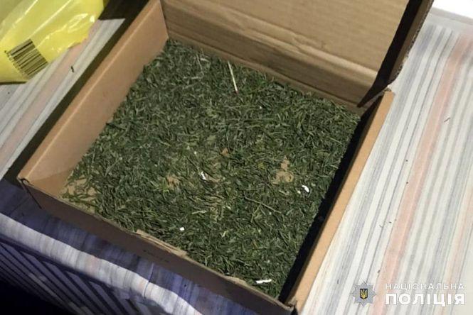 Новини Хмельницького - фото з «Допоможи викликати таксі»: на Хмельниччині 50-річного чоловіка пограбував перехожий «Допоможи викликати таксі»: на Хмельниччині 50-річного чоловіка пограбував перехожий, фото №2 на сайті vsim.ua