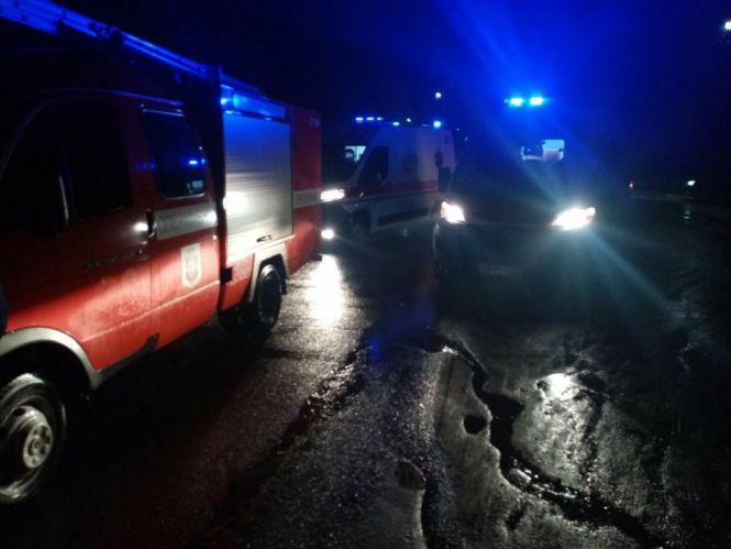 У Тульчині зіткнувся «ВАЗ» та BMW. Потерпілих «вирізали» з понівеченого авто, фото №1 на сайті 20minut.ua