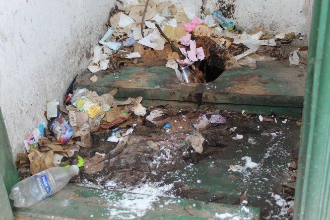 Куди подітися, коли приспічить? Ми перевірили громадські вбиральні Козятина, фото №5 на сайті 20minut.ua