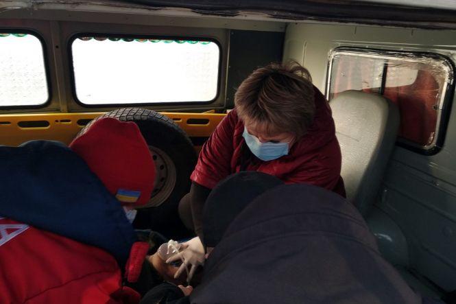 Новини Хмельницького - фото з Рятувальники повернули до життя чоловіка, який ледь не згорів в своєму будинку (ВІДЕО) Рятувальники повернули до життя чоловіка, який ледь не згорів в своєму будинку (ВІДЕО), фото №2 на сайті vsim.ua