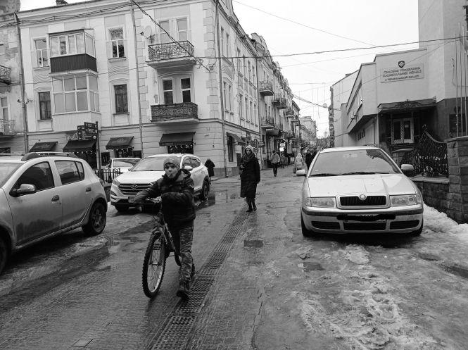 Новини Тернополя - фото з Тернопіль проводжає зиму: репортаж "20 хвилин" у чорно-білих тонах (ФОТО) Тернопіль проводжає зиму: репортаж "20 хвилин" у чорно-білих тонах (ФОТО), фото №3 на сайті 20minut.ua