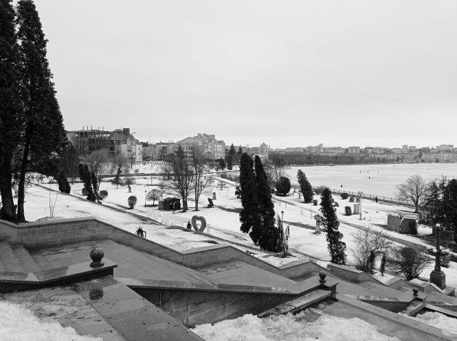 Новини Тернополя - фото з Тернопіль проводжає зиму: репортаж "20 хвилин" у чорно-білих тонах (ФОТО) Тернопіль проводжає зиму: репортаж "20 хвилин" у чорно-білих тонах (ФОТО), фото №8 на сайті 20minut.ua