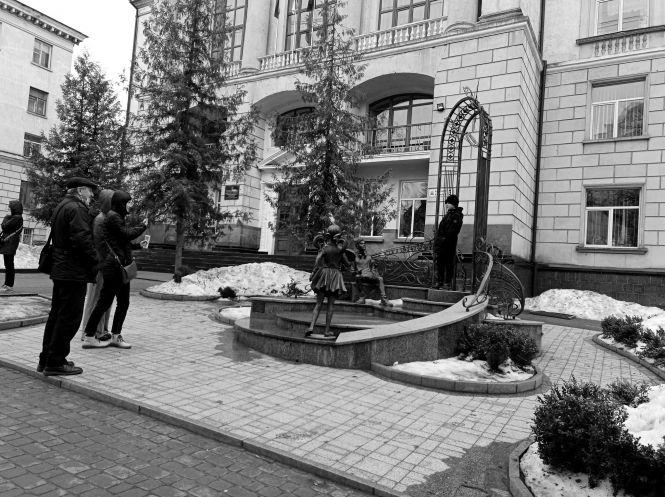 Новини Тернополя - фото з Тернопіль проводжає зиму: репортаж "20 хвилин" у чорно-білих тонах (ФОТО) Тернопіль проводжає зиму: репортаж "20 хвилин" у чорно-білих тонах (ФОТО), фото №9 на сайті 20minut.ua