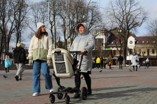 В очікуванні тепла: фоторепортаж з останнього зимового дня у Вінниці, фото №1 на сайті 20minut.ua