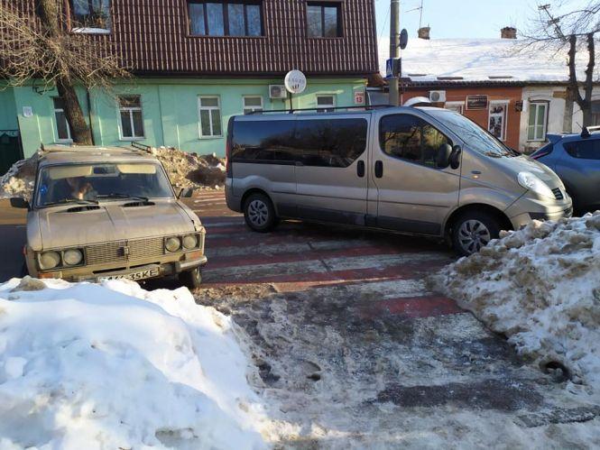 «Герої» житомирських парковок або Я їжджу, ніби купив права, фото №5 на сайті 20minut.ua