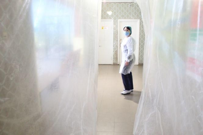 «Важких хворих побільшало»: репортаж з інфекційного відділення козятинської ЦРЛ, фото №1 на сайті 20minut.ua