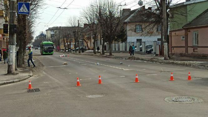 На Покровській авто насмерть збило 50-річну жінку з собакою. ФОТО, фото №5 на сайті 20minut.ua