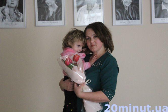 Новини Тернополя - фото з Нагодуй, доглянь... Як це мати аж дев’ять дітей, розповідають матері-героїні (ФОТО) Нагодуй, доглянь... Як це мати аж дев’ять дітей, розповідають матері-героїні (ФОТО), фото №1 на сайті 20minut.ua