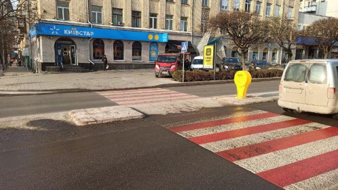 Новини Житомира - фото з Майдан Соборний після зими. Фото дня Майдан Соборний після зими. Фото дня, фото №1 на сайті 20minut.ua