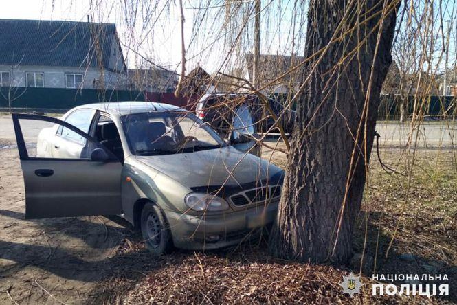 Новини Хмельницького - фото з Хотіла покататись. П’яна 23-річна дівчина вкрала «Lanos» і врізалась в дерево Хотіла покататись. П’яна 23-річна дівчина вкрала «Lanos» і врізалась в дерево, фото №1 на сайті vsim.ua