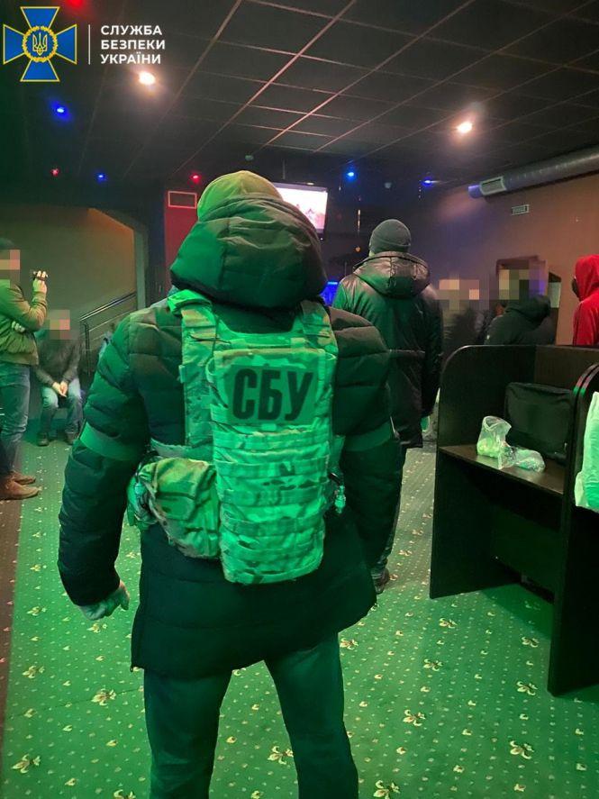 У Житомирі СБУ викрила організаторів підпільного грального бізнесу з мільйонними тіньовими оборотами, фото №1 на сайті 20minut.ua