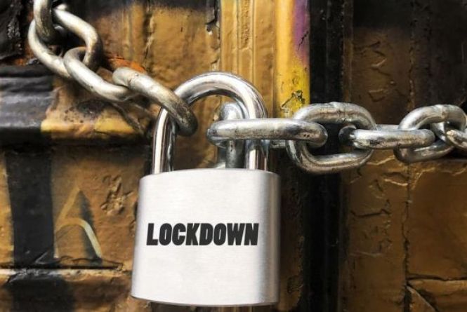 В Україні почалася третя хвиля коронавірусу, можливий жорсткий локдаун — Шмигаль