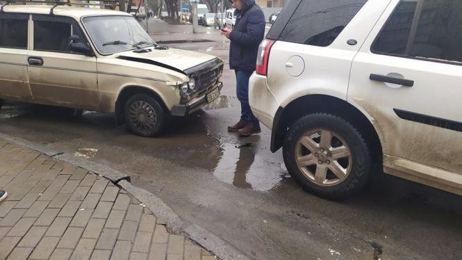 Кам’янецька потонула в заторах через потрійну ДТП (ФОТО), фото №4 на сайті vsim.ua