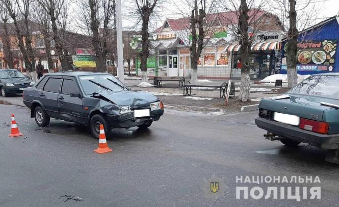 Новини Вінниці - фото з У Жмеринці 27-річний водій на «Опелі» врізався в дерево. Постраждала пасажирка У Жмеринці 27-річний водій на «Опелі» врізався в дерево. Постраждала пасажирка, фото №2 на сайті 20minut.ua