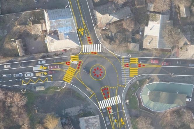 Замість світлофорів перед Староміським мостом буде коло. Як вам така ідея?