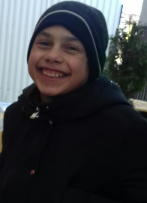 Новини Вінниці - фото з На Вінниччині зник 13-річний Руслан Чеботаєв. Хлопчика немає вже третій день Возможно, это изображение (1 особа та стоїть)