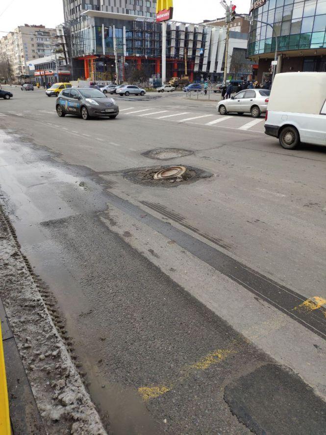 Новини Вінниці - фото з Небезпечні ділянки на дорозі. Де краще натиснути на гальма та оминути яму?