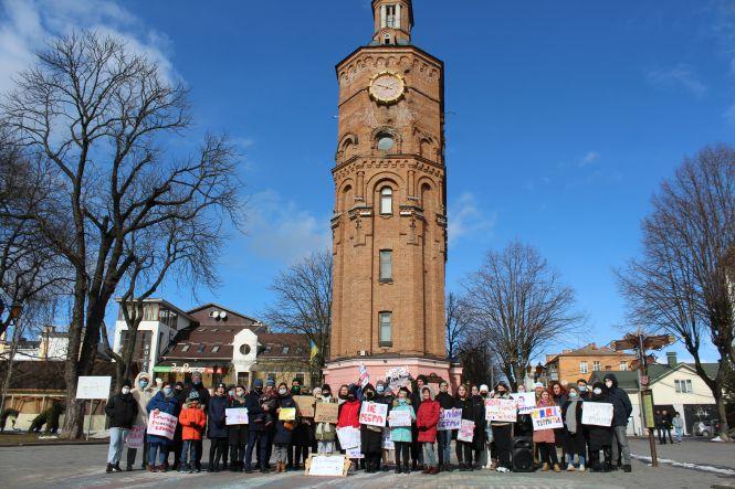 Новини Вінниці - фото з «Квіти — клумбам, права — жінкам». Репортаж з вінницької акції за права жінок