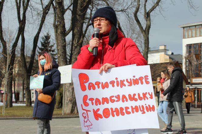 Новини Вінниці - фото з Жінки за права та кредит на транспорт: важливе за 8 березня на 20minut.ua