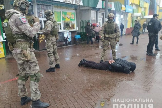 Новини Вінниці - фото з Готівка в транспорті та КОРД на «Урожаї»: важливе за 9 березня на 20minut.ua Затримання на «Урожаї». КОРД «на гарячому» взяв 25-річного вимагача