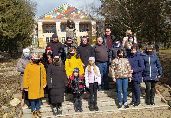 Новини Вінниці - фото з «Леніну можна, а Кобзареві ні?». Як встановлювали пам’ятник Тарасу Шевченку у селі Війтівка