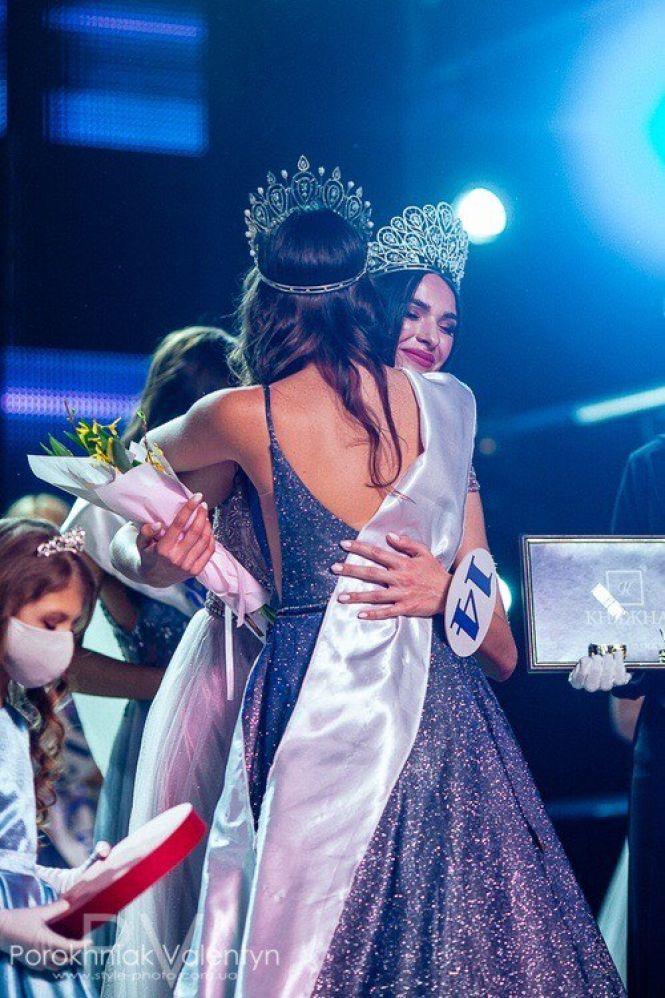 Новини Вінниці - фото з «Міс Вінниця 2021» Вікторія Гелитюк: про титул, плани на майбутнє і девіз «бути переможцем по життю»