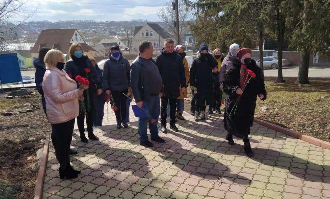 Новини Вінниці - фото з «Леніну можна, а Кобзареві ні?». Як встановлювали пам’ятник Тарасу Шевченку у селі Війтівка