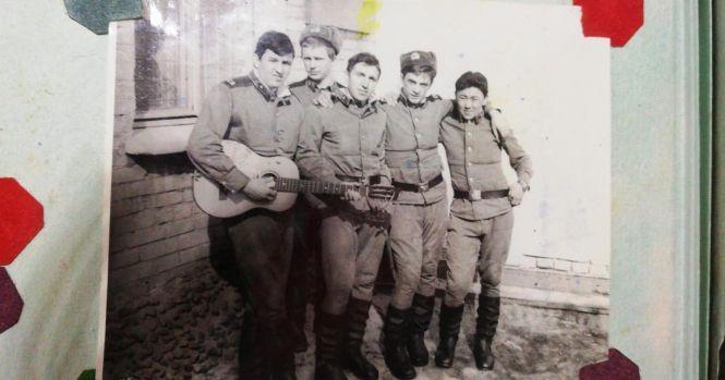 Новини Тернополя - фото з Просимо, відгукніться: хлопець з Казахстану розшукує армійського батькового друга з Тернопільщини
