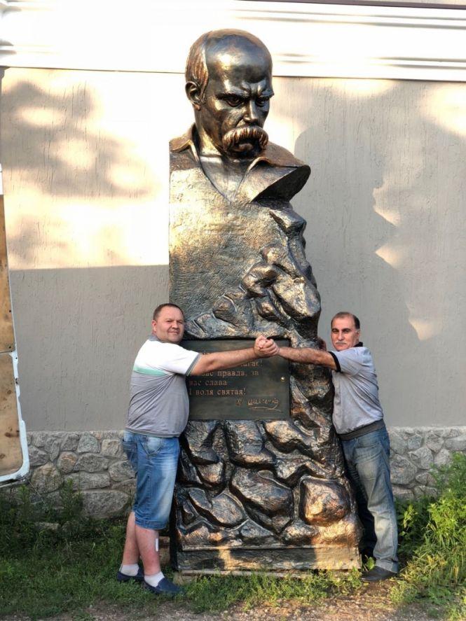 Новини Вінниці - фото з «Леніну можна, а Кобзареві ні?». Як встановлювали пам’ятник Тарасу Шевченку у селі Війтівка
