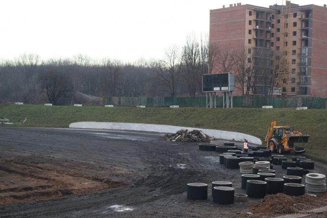 Новини Хмельницького - фото з На Хмельниччині хочуть розірвати договір із підрядником, який ремонтує стадіон за 11 мільйонів