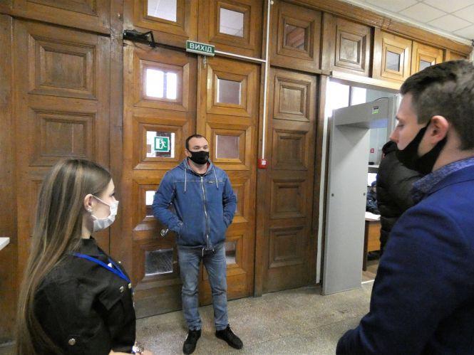 Новини Вінниці - фото з У вінницькому суді запрацювали волонтери. Хто ці люди і що вони там роблять?