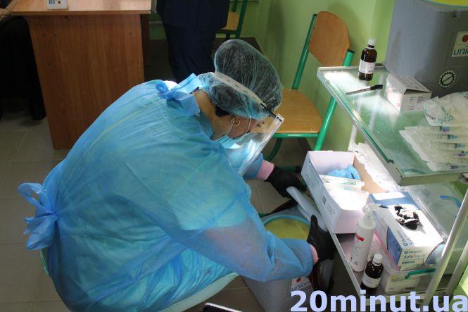 Новини Тернополя - фото з Через 28 днів чи 12 тижнів? Коли потрібно робити повторне щеплення від коронавірусу