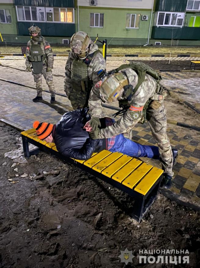 Новини Вінниці - фото з Томашпільському стрільцю, який тікав на Porsche, оголосили про підозру