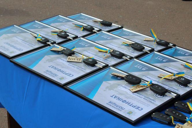 Новини Хмельницького - фото з Поліцейським на Хмельниччині виділили 14 службових автівок