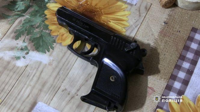 Новини Вінниці - фото з У Тульчинському районі спецпризначенці затримали озброєного 53-річного ревнивця