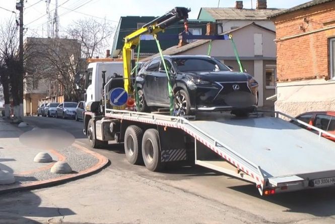 Новини Вінниці - фото з Смерті від COVID-19 та аварія в Польщі: важливе за 22 березня на 20minut.ua Муніципальний евакуатор. Куди відвозять авто та як уникнути покарання?
