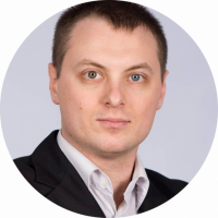 Новини Вінниці - фото з На «лівих» номерах і з карабіном всередині. Що за Lаnd Cruiser стоїть на парковці структури МВС?