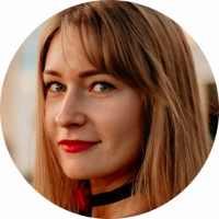 Новини Вінниці - фото з На «лівих» номерах і з карабіном всередині. Що за Lаnd Cruiser стоїть на парковці структури МВС?